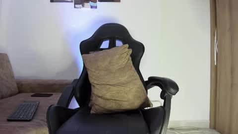 IM FRAIDER online show from May 4, 2026, 4:47 pm