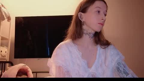 fran_bow online show from April 23, 2026, 1:46 pm