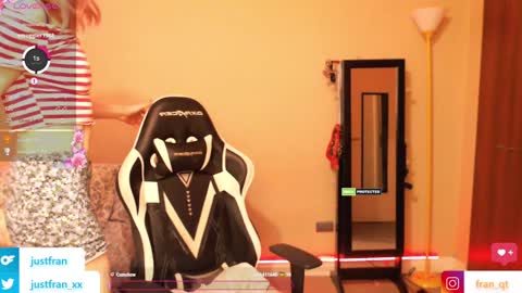 Snapshot of fran_qt chatting on January 24, 2025, 4:39 pm Fran online show from January 24, 2025, 4:39 pm