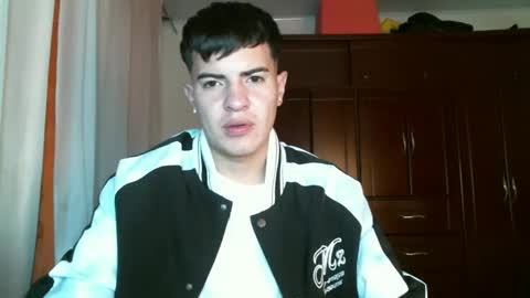 Snapshot of franccesco_699 chatting on December 22, 2024, 1:01 am franccesco_699 online show from December 22, 2024, 1:01 am