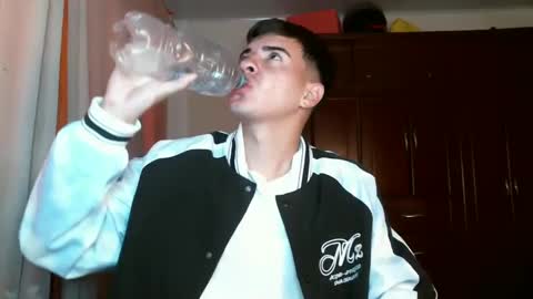 Snapshot of franccesco_699 chatting on December 23, 2024, 4:17 pm franccesco_699 online show from December 23, 2024, 4:17 pm