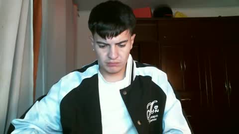 Snapshot of franccesco_699 chatting on December 24, 2024, 12:22 am franccesco_699 online show from December 24, 2024, 12:22 am