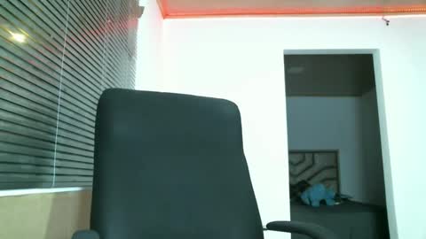 Snapshot of franccesco_699 chatting on January 5, 2025, 12:09 am franccesco_699 online show from January 5, 2025, 12:09 am