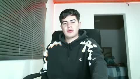 Snapshot of franccesco_699 chatting on January 5, 2025, 11:33 pm franccesco_699 online show from January 5, 2025, 11:33 pm