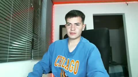 Snapshot of franccesco_699 chatting on February 9, 2025, 1:00 am franccesco_699 online show from February 9, 2025, 1:00 am