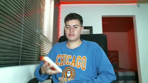 Snapshot of franccesco_699 chatting on February 21, 2025, 4:16 pm franccesco_699 online show from February 21, 2025, 4:16 pm