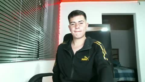 Snapshot of franccesco_699 chatting on February 21, 2025, 11:10 pm franccesco_699 online show from February 21, 2025, 11:10 pm