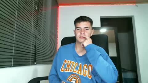 Snapshot of franccesco_699 chatting on February 22, 2025, 11:46 pm franccesco_699 online show from February 22, 2025, 11:46 pm