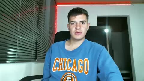 Snapshot of franccesco_699 chatting on February 26, 2025, 12:16 am franccesco_699 online show from February 26, 2025, 12:16 am