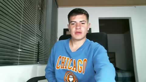 Snapshot of franccesco_699 chatting on February 27, 2025, 12:21 am franccesco_699 online show from February 27, 2025, 12:21 am