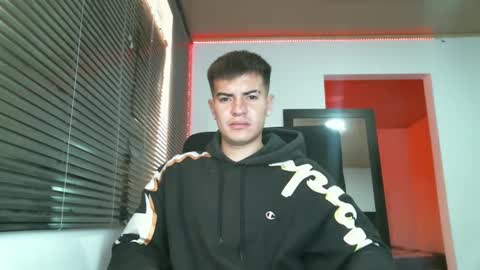 Snapshot of franccesco_699 chatting on February 27, 2025, 4:21 pm franccesco_699 online show from February 27, 2025, 4:21 pm