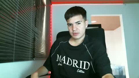 Snapshot of franccesco_699 chatting on March 3, 2025, 2:37 pm franccesco_699 online show from March 3, 2025, 2:37 pm