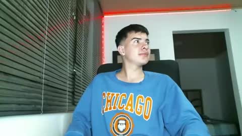 Snapshot of franccesco_699 chatting on March 6, 2025, 12:10 am franccesco_699 online show from March 6, 2025, 12:10 am