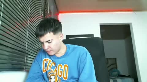 Snapshot of franccesco_699 chatting on March 6, 2025, 11:31 pm franccesco_699 online show from March 6, 2025, 11:31 pm