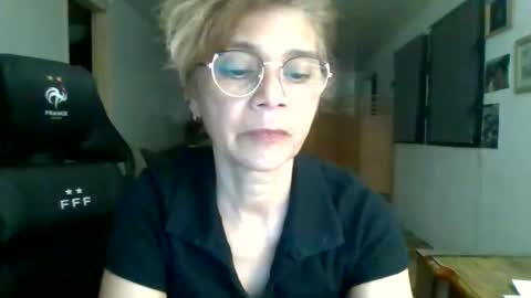 Snapshot of francelune chatting on October 7, 2025, 2:47 pm francelune online show from October 7, 2025, 2:47 pm