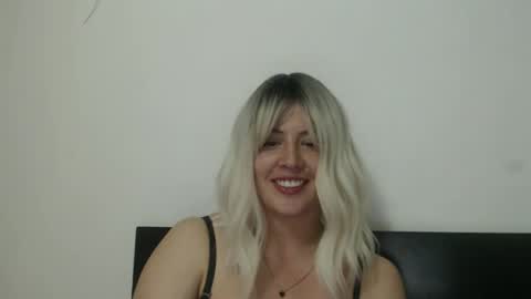 Snapshot of francescaasmith chatting on February 20, 2025, 5:55 am Francesca online show from February 20, 2025, 5:55 am