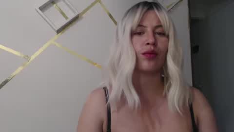 Snapshot of francescaasmith chatting on March 6, 2025, 1:16 am Francesca online show from March 6, 2025, 1:16 am