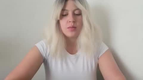 Snapshot of francescaasmith chatting on October 24, 2025, 9:22 pm Francesca online show from October 24, 2025, 9:22 pm