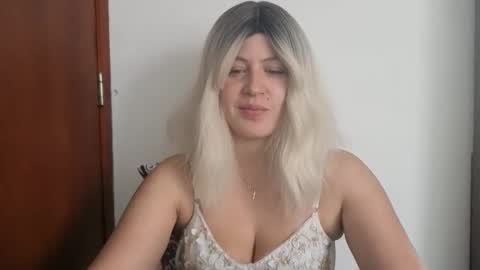 Snapshot of francescaasmith chatting on October 27, 2025, 6:23 pm Francesca online show from October 27, 2025, 6:23 pm