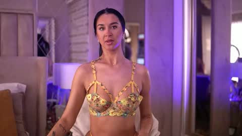 francescadante online show from March 13, 2026, 6:53 am