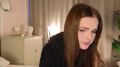 Snapshot of francessmason chatting on February 13, 2026, 12:01 pm Marybrown eye Katy gray eye online show from February 13, 2026, 12:01 pm