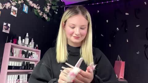 Snapshot of francieeastburn chatting on March 19, 2026, 8:46 pm Liza online show from March 19, 2026, 8:46 pm