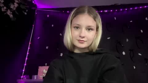 Snapshot of francieeastburn chatting on March 21, 2026, 3:59 pm Liza online show from March 21, 2026, 3:59 pm