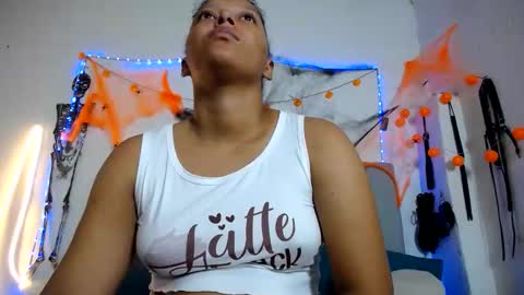 francihot4 online show from October 30, 2025, 3:08 am