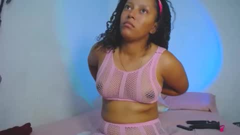 Snapshot of francihot4 chatting on May 8, 2026, 1:44 am francihot4 online show from May 8, 2026, 1:44 am