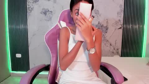 Laura online show from February 12, 2026, 7:31 pm