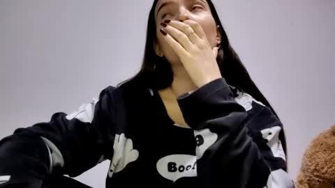 Lina online show from January 13, 2026, 9:14 am