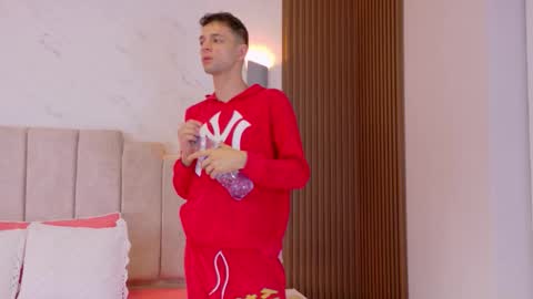 Franco online show from November 10, 2025, 3:44 pm