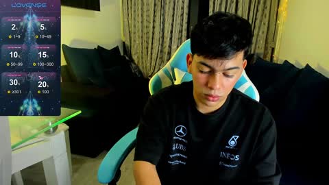 Snapshot of franco_rizzo01 chatting on December 10, 2024, 11:51 pm frank online show from December 10, 2024, 11:51 pm