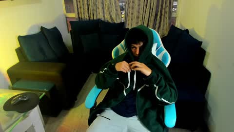 Snapshot of franco_rizzo01 chatting on January 11, 2025, 10:40 pm frank online show from January 11, 2025, 10:40 pm