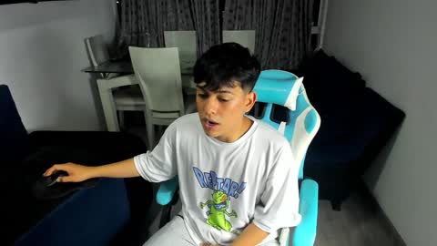 Snapshot of franco_rizzo01 chatting on February 7, 2025, 11:24 pm frank online show from February 7, 2025, 11:24 pm