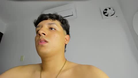 Snapshot of frank_castiglioni chatting on March 2, 2025, 7:34 pm Castiglioni online show from March 2, 2025, 7:34 pm