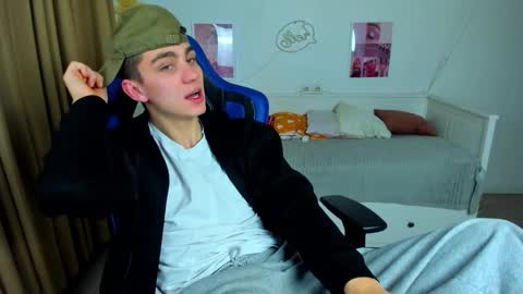 Frank online show from November 18, 2025, 6:07 am