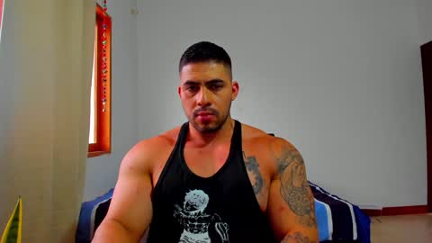 Snapshot of frankfoxx chatting on December 7, 2024, 7:43 pm Frank Fox online show from December 7, 2024, 7:43 pm