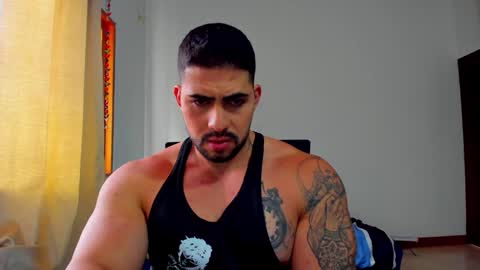 Snapshot of frankfoxx chatting on December 21, 2024, 6:02 pm Frank Fox online show from December 21, 2024, 6:02 pm