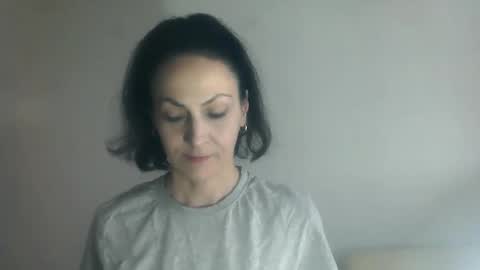 frankieteasing online show from February 11, 2026, 6:51 am