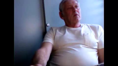 Snapshot of frannkboy61 chatting on April 16, 2026, 6:30 pm frannkboy61 online show from April 16, 2026, 6:30 pm