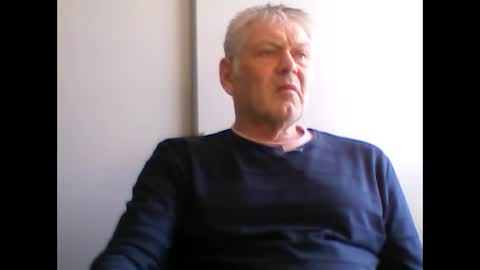 Snapshot of frannkboy61 chatting on April 21, 2026, 12:00 pm frannkboy61 online show from April 21, 2026, 12:00 pm