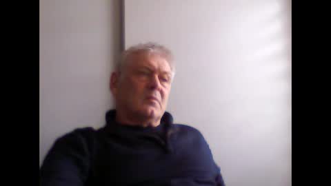 Snapshot of frannkboy61 chatting on May 13, 2026, 11:51 am frannkboy61 online show from May 13, 2026, 11:51 am