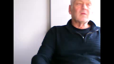 Snapshot of frannkboy61 chatting on May 17, 2026, 5:31 pm frannkboy61 online show from May 17, 2026, 5:31 pm