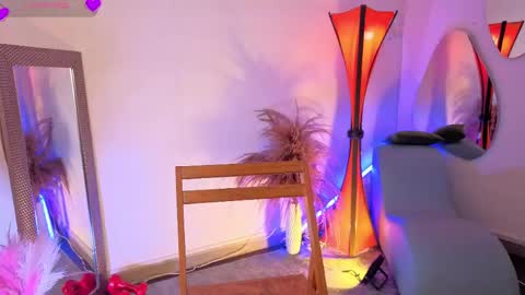 Fransheska online show from May 8, 2026, 11:37 am