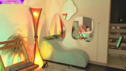 Fransheska online show from May 18, 2026, 11:27 am