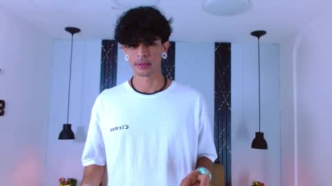 Snapshot of franvill_trato chatting on September 25, 2025, 7:28 pm Franvill trato online show from September 25, 2025, 7:28 pm