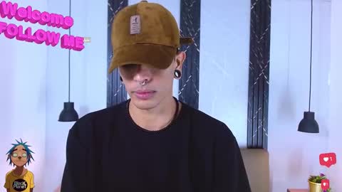 Snapshot of franvill_trato chatting on October 15, 2025, 7:14 pm Franvill trato online show from October 15, 2025, 7:14 pm