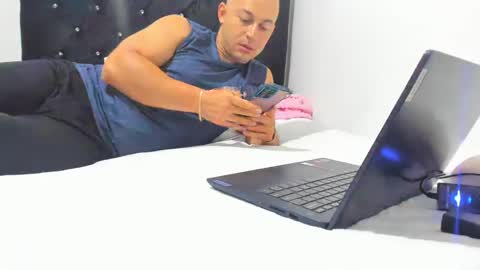 Snapshot of franyjuly chatting on January 10, 2025, 2:14 am franyjuly online show from January 10, 2025, 2:14 am