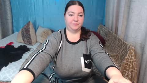 frau_becky online show from February 20, 2025, 2:13 pm